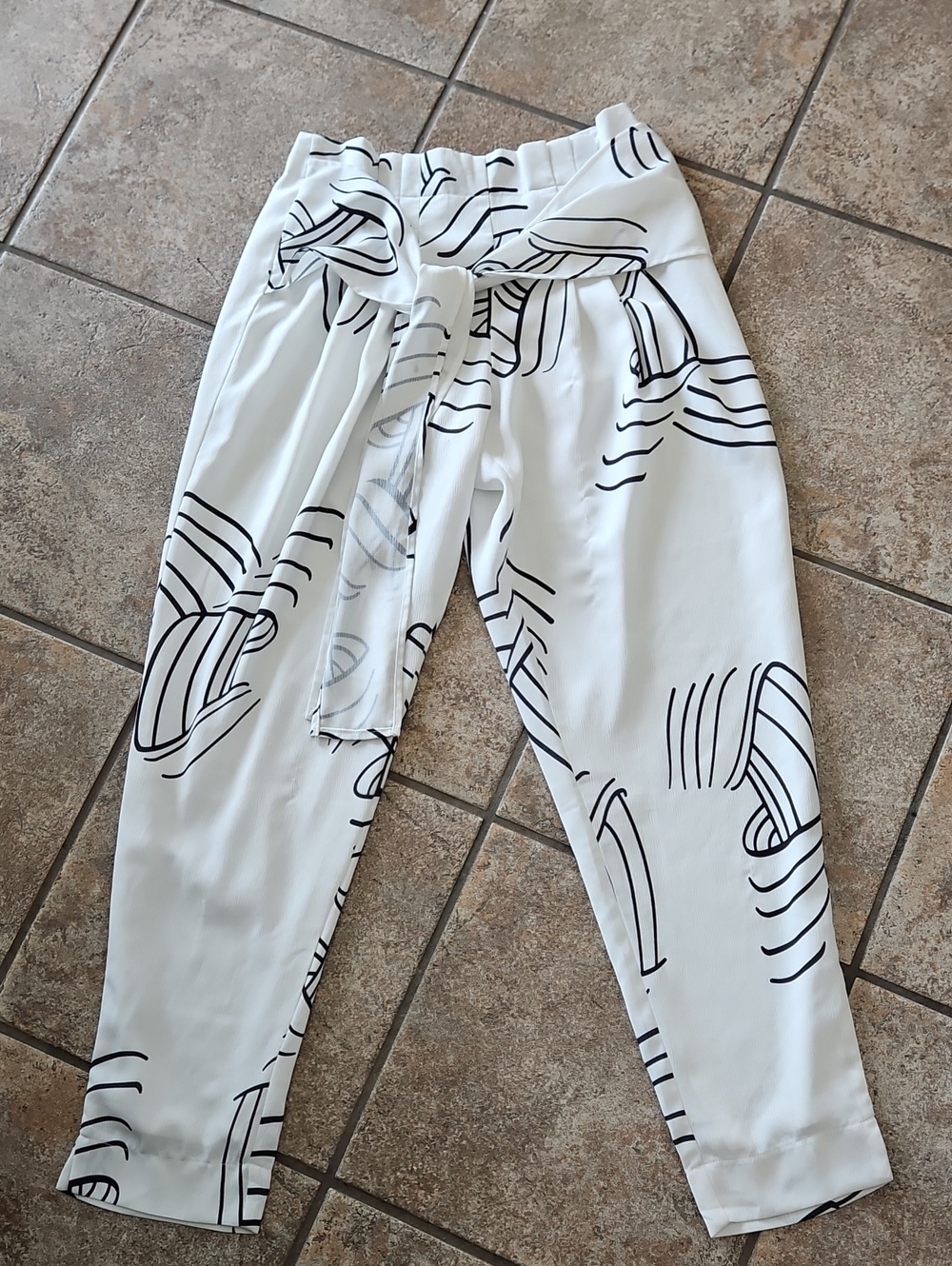 L'ATISTE White Pants with Black Stripe Detail